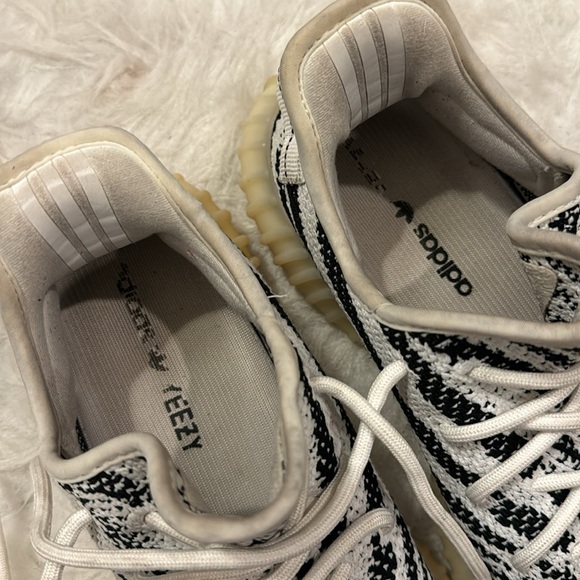 Yeezy Boost by Adidas 350 Zebra size 8 1/2 pre-owned. - Picture 4 of 8